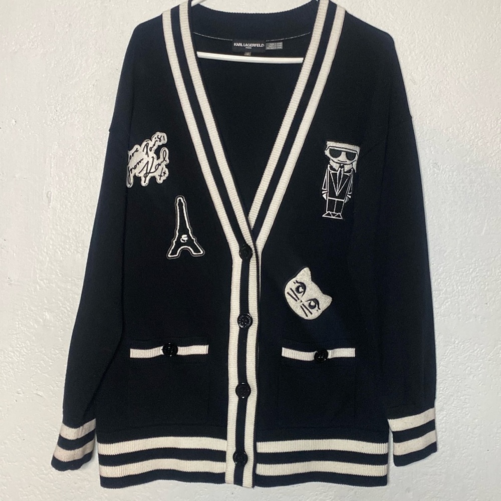 Karl Lagerfeld. Size XS (oversize)
Black Cardigan with White Accents